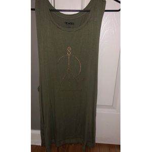super cute sleeveless top!